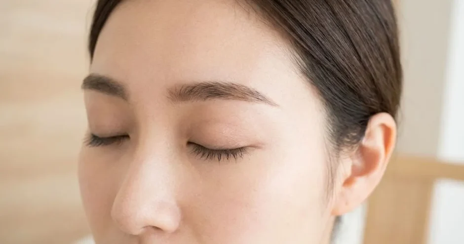 眉毛サロンの頻度は月1回がベスト？理由とメリットも解説
