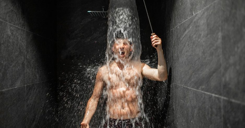 シャワーだけでは疲れが取れない原因は？効果的な疲労回復法と裏ワザのアイキャッチ画像