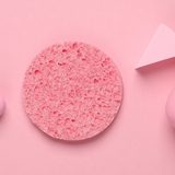 メイクスポンジ・パフを洗う正しい頻度は？肌荒れを防ぐお手入れ法と替え時